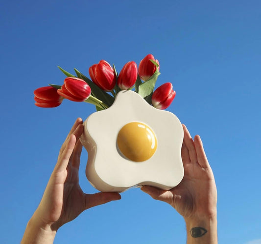 Vase "Egg" | Weiß, Keramik, Witziges Design  Fluid Market