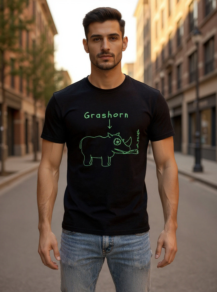 Grashorn Shirt in Schwarz - Detailansicht des witzigen Einhorn-Weed-Motivs
