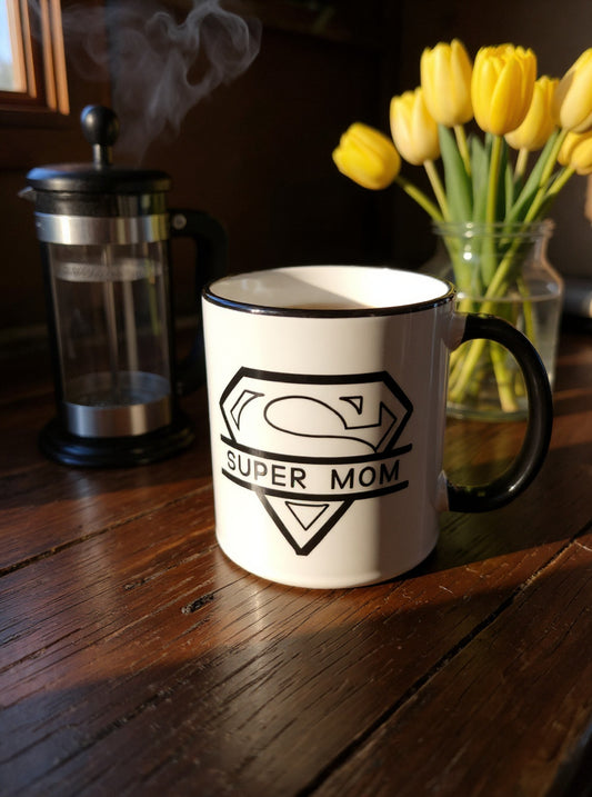 Keramiktasse „Super Mom“ – für die Heldin des Alltags